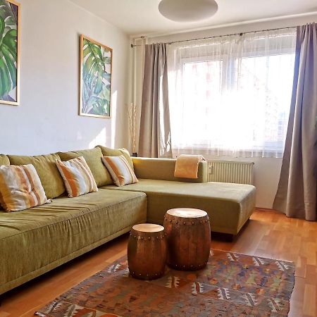 Cozyhome Retro Apartment Bratislava Extérieur photo