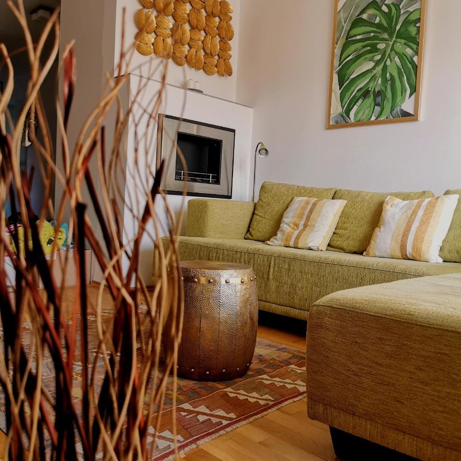 Cozyhome Retro Apartment Bratislava Extérieur photo
