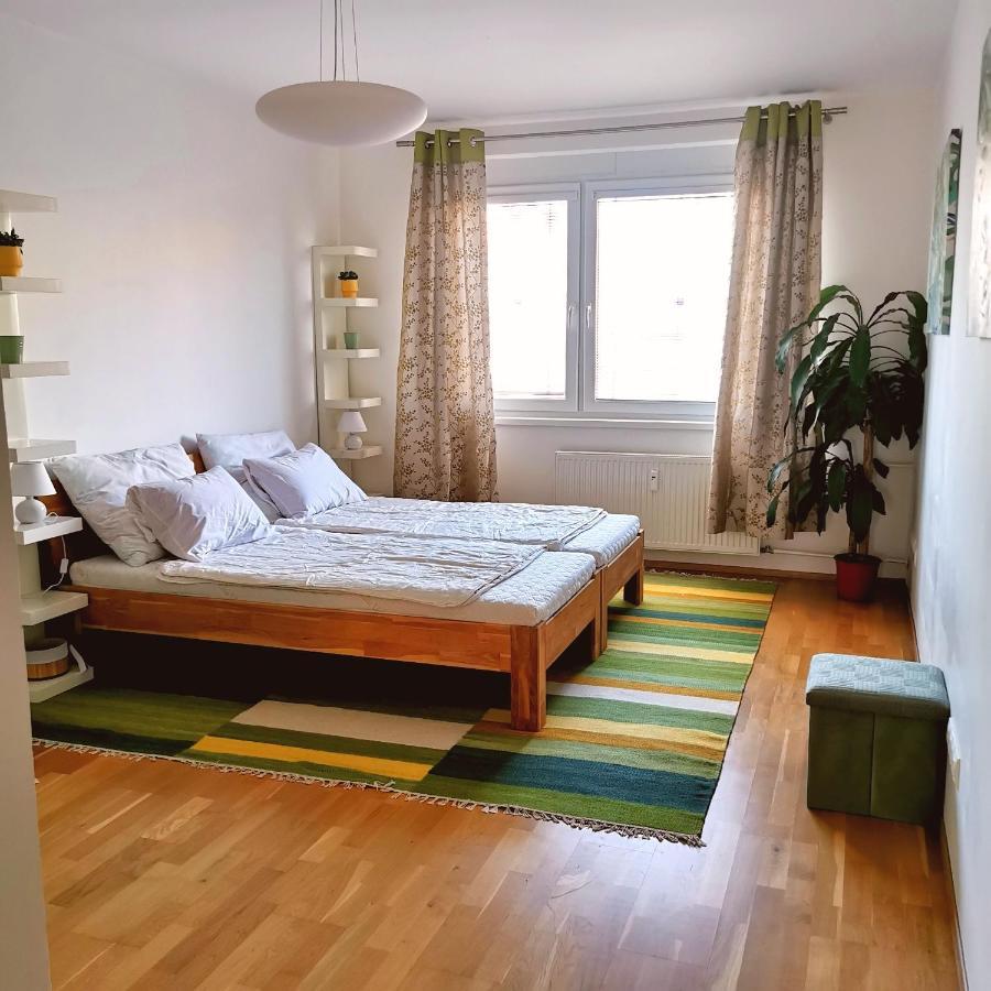Cozyhome Retro Apartment Bratislava Extérieur photo