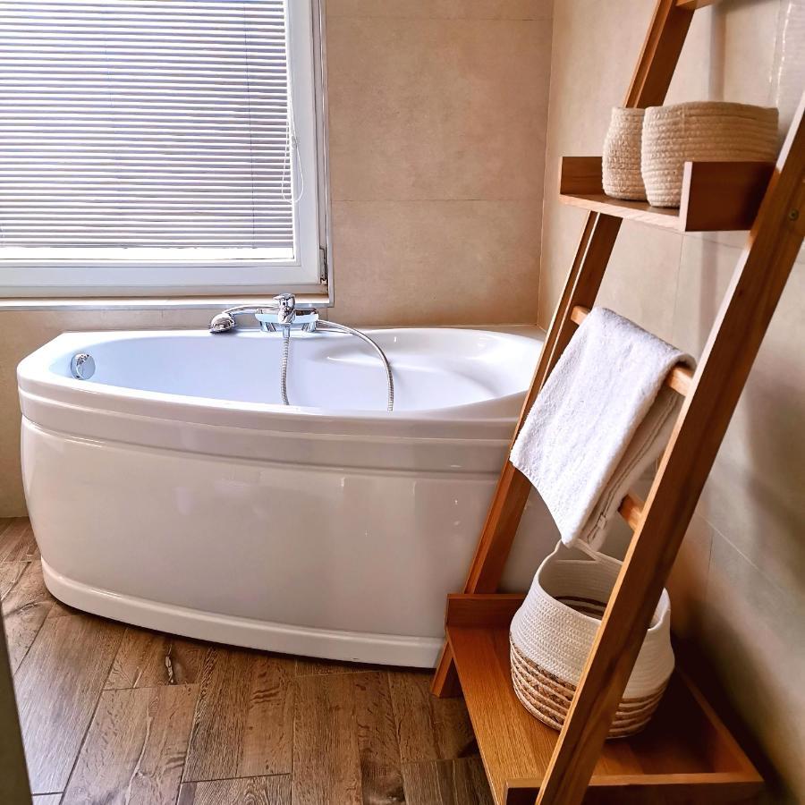 Cozyhome Retro Apartment Bratislava Extérieur photo