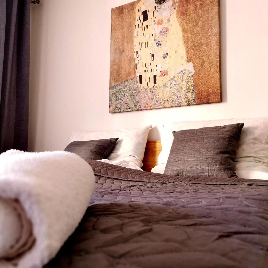 Cozyhome Retro Apartment Bratislava Extérieur photo